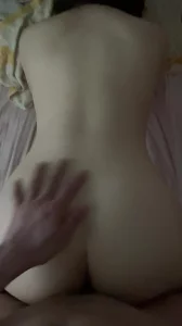 oloSIS001WeLikeToSuckEmilyRed深喉美鮑美乳