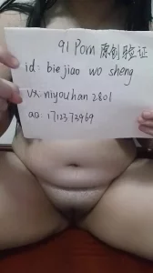 澡堂子偷窥几个B毛浓郁的大奶子少妇洗澡