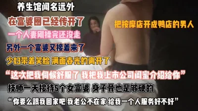 外围性感身材牛仔裤萌妹子骑身上舌吻调情口交摸逼上位猛操